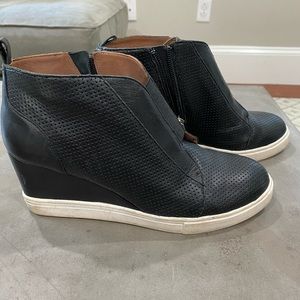 Linea Paolo: Felicia Wedge Bootie